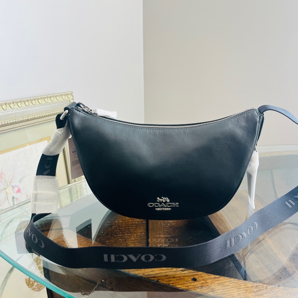 Coach smooth Pace Black Leather 
shoulder bag